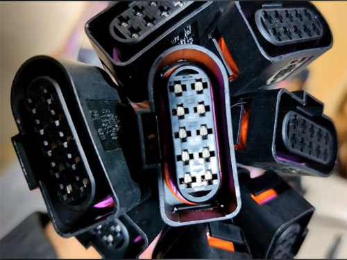 欧曼GTL大灯10线插头